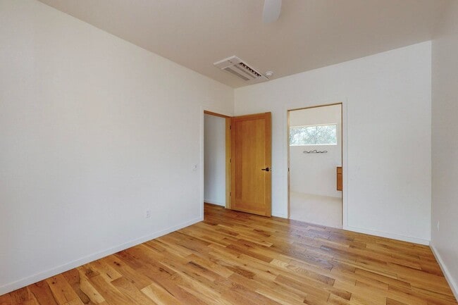Building Photo - North Valley Fabulous 2018/sf 2 Bedroom  2.5 Bath  with Garage