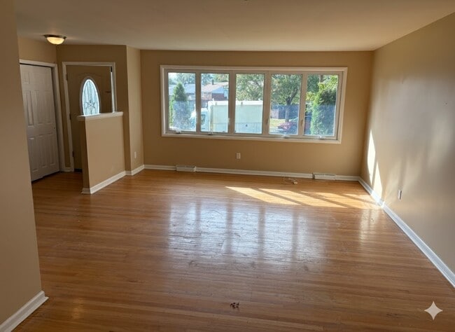 Building Photo - 4514 Forrest Ave