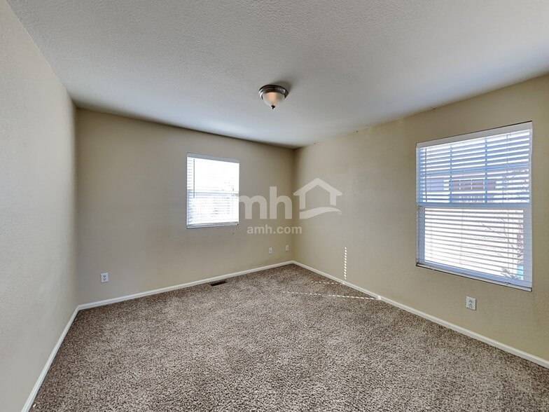 Building Photo - 23955 E Arizona Pl