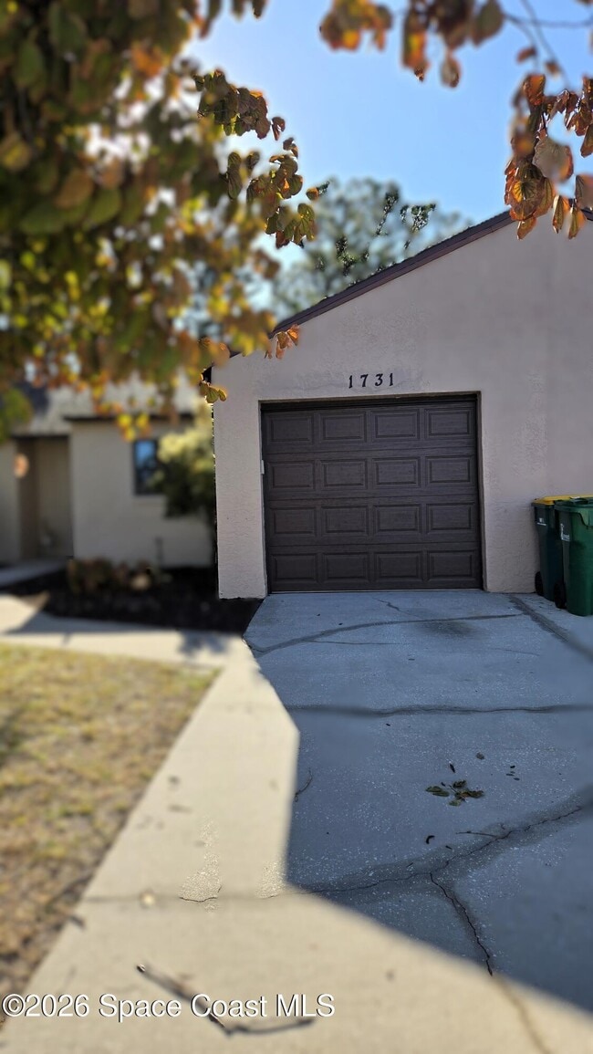 Building Photo - 1731 Bluebird Ct