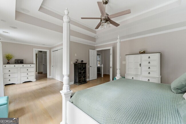 Building Photo - 302 Hascall Rd NW