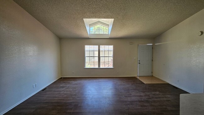 Building Photo - Spacious 3-Bedroom, 2-Bath Mobile Home in California City – Comfortable Living with Great Communi...