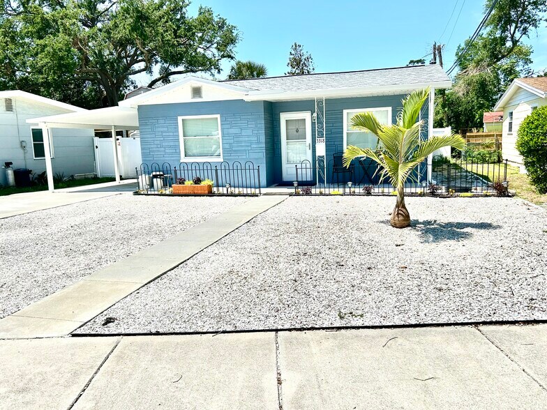 Primary Photo - 3318 Boca Ciega Dr N
