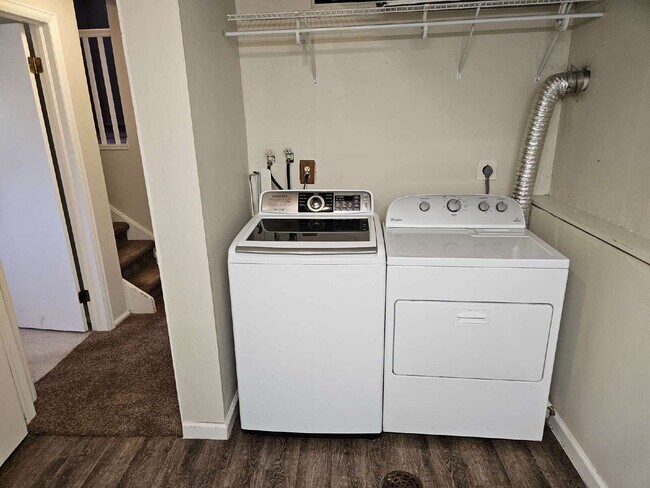 Building Photo - Charming 3-bedroom, 2-bathroom home