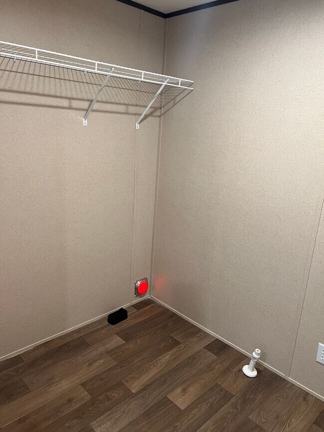 Building Photo - Brand New! Move In Ready & Close to Downto...