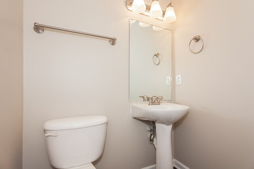 Building Photo - 5315 Bendix Ct