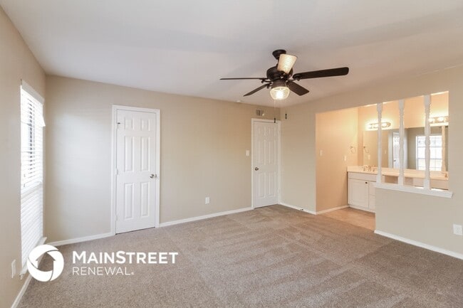 Building Photo - 8414 Kensington Dr