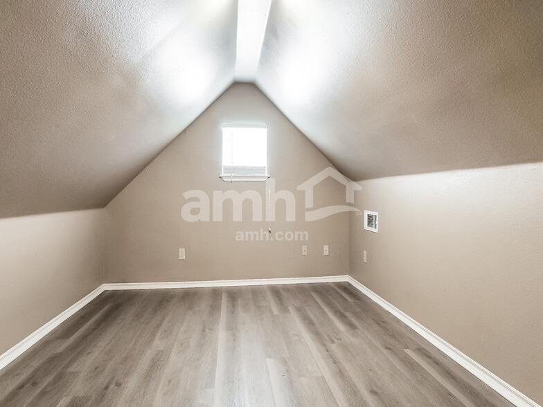 Building Photo - 5104 N 34th St