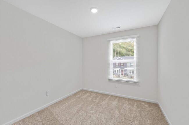 Building Photo - 3063 Spline Cir