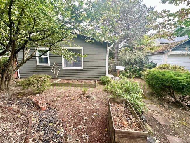 Building Photo - 5434 SE 20th Ave