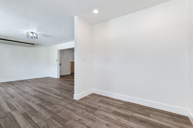 Building Photo - Beautiful 3B/3B Westside Atascadero