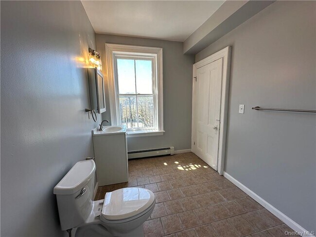 Building Photo - 89 Broadway