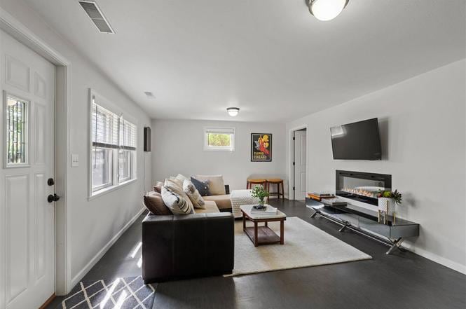 Building Photo - 1100 Dover St