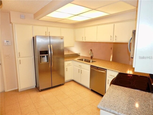 Building Photo - 8220 Westfield Dr