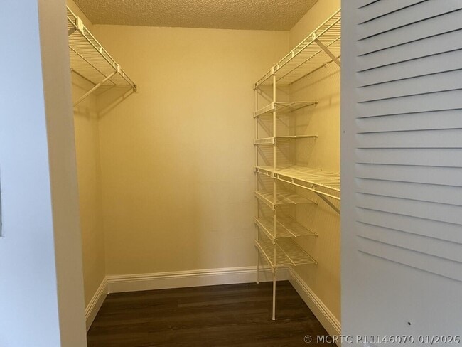 Building Photo - 4640 Lucerne Lakes Blvd W