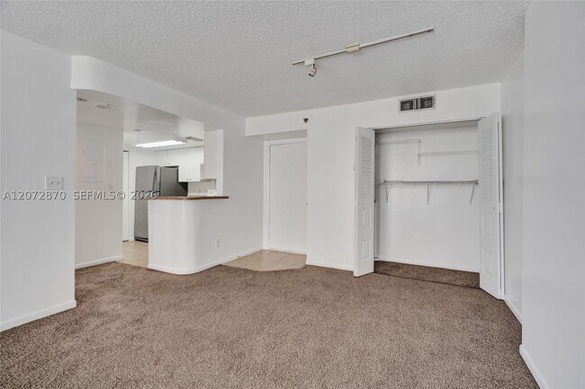 Building Photo - 770 Claughton Island Dr