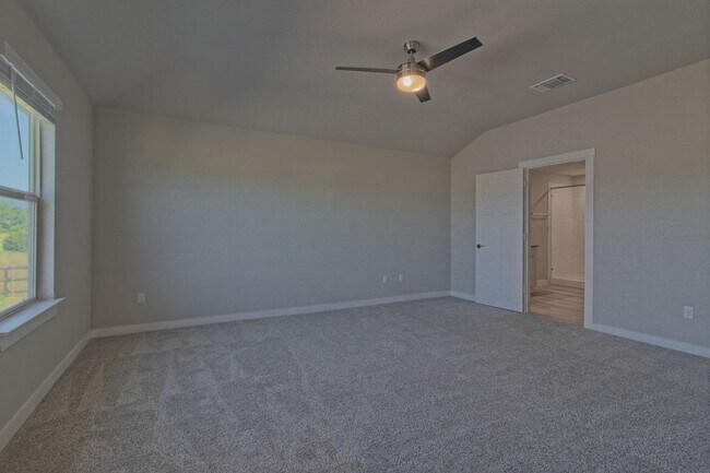 Building Photo - 425 Coda Xing Georgetown, TX 78633