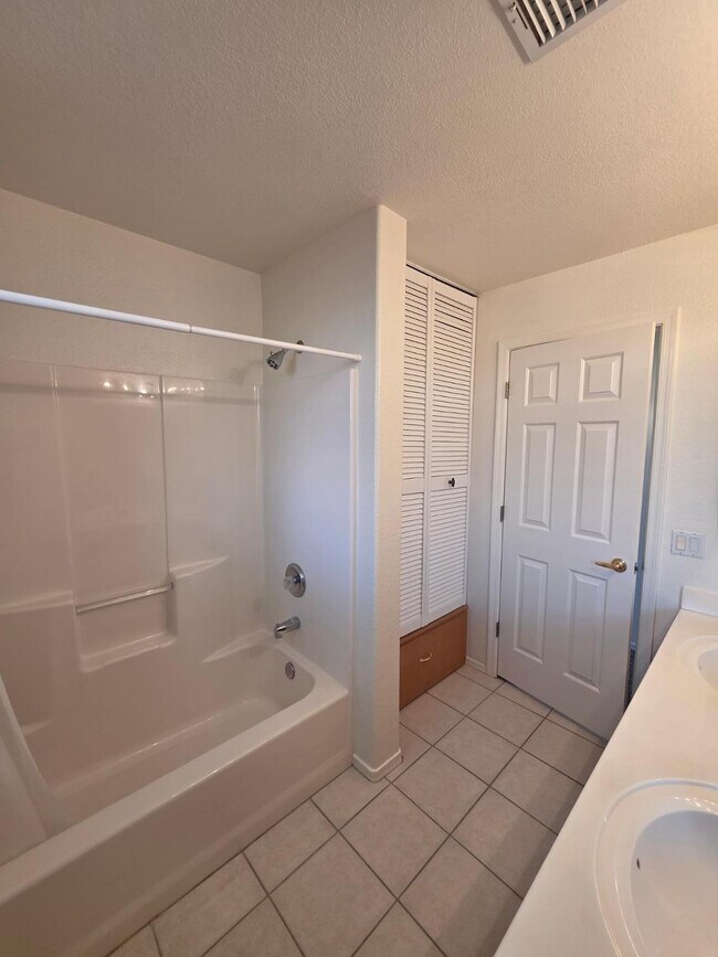 Building Photo - 627 S Azure Dr