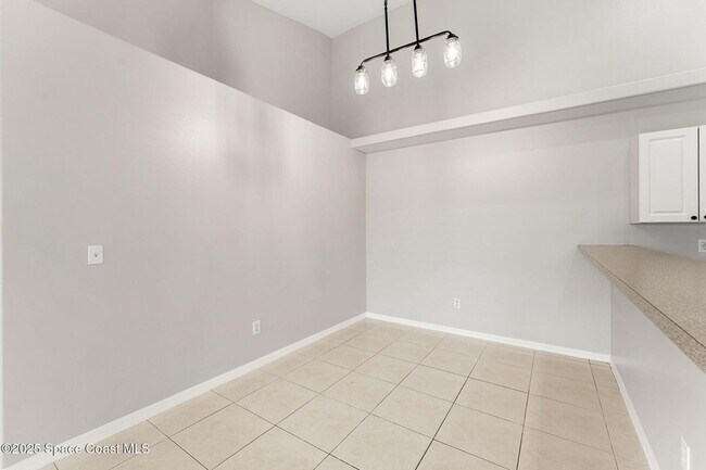 Building Photo - 158 Empress Ave