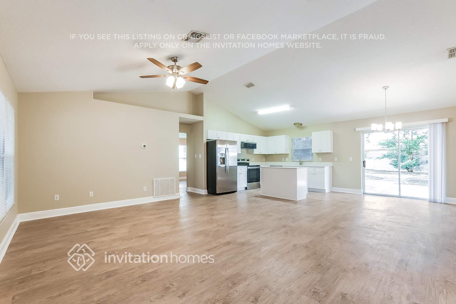 Building Photo - 423 Woodview Dr