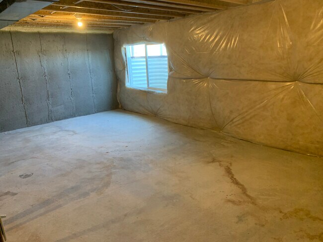 Building Photo - Rodrigues - Hendry Ln