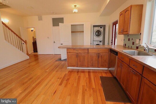 Building Photo - 118 Quaint Acres Dr