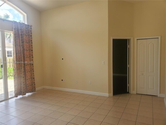 Building Photo - 15435 SW 24th Terrace