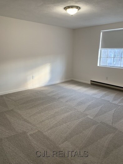 Building Photo - 5 Viking Ct