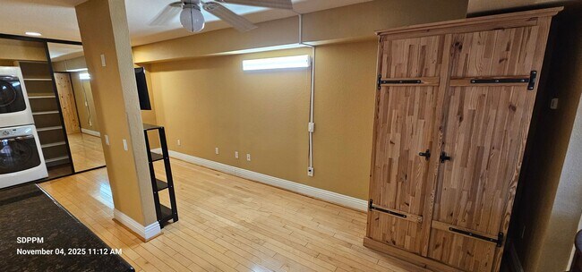 Building Photo - UTC - LA JOLLA - The Venetian - Nice STUDI...