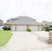Building Photo - 12033 Ashford Dr