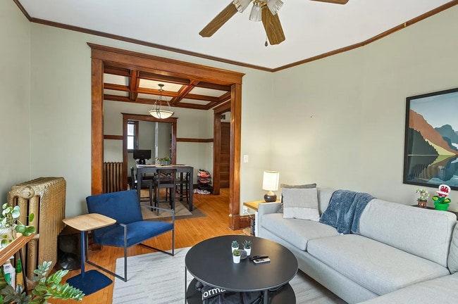 Building Photo - 2827 Pleasant Ave