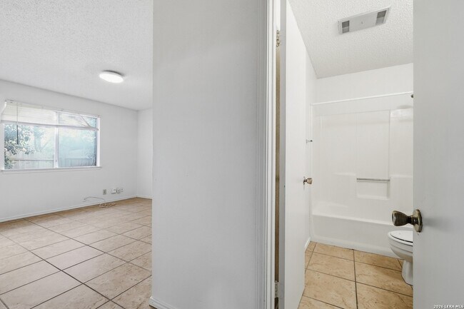 Building Photo - 8918 Fall River Dr