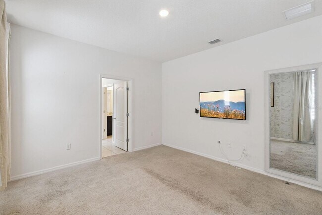 Building Photo - 5289 Oakbourne Ave