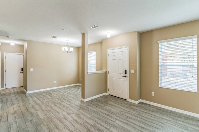 Building Photo - 3778 Seneca Club Loop
