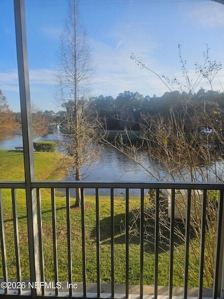 Building Photo - 10550 Baymeadows Rd