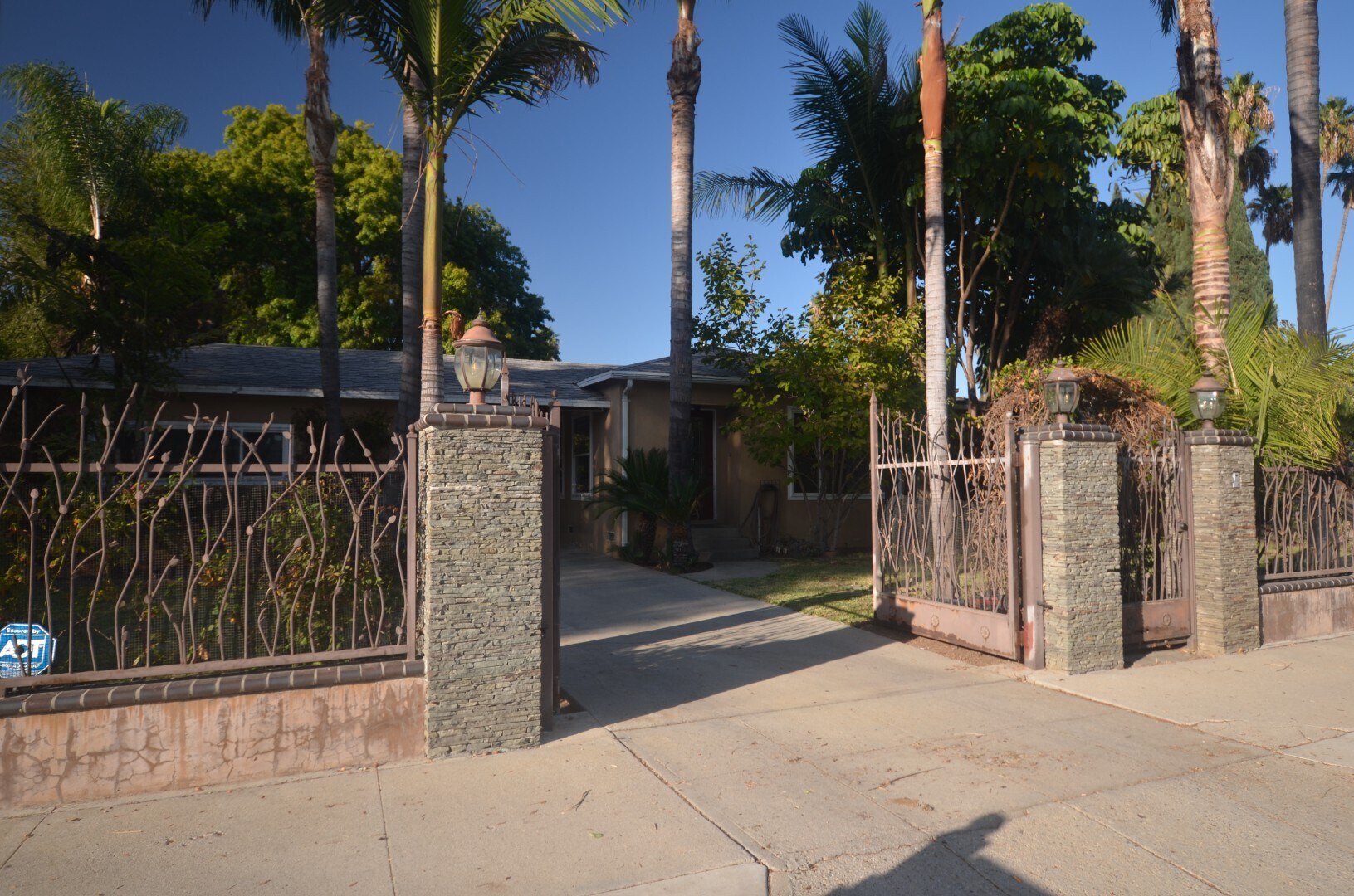 Building Photo - 19201 Strathern St