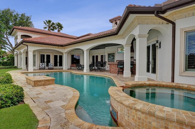 Building Photo - 18669 SE Palm Island Ln