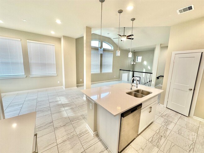 Building Photo - 9442 Starlight Oak Dr