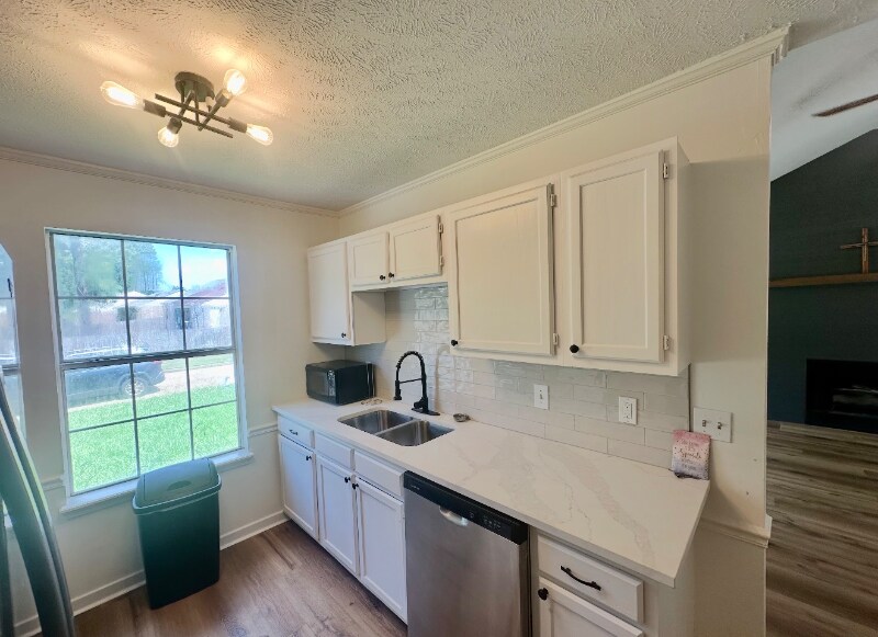 Building Photo - 587 Bryceland Blvd