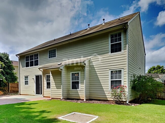 Building Photo - 338 Park Creek Ridge