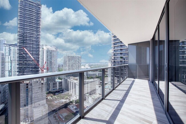 Building Photo - 801 S Miami Ave