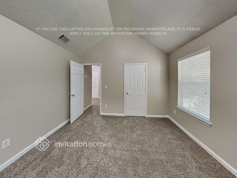 Building Photo - 254 Bonnes Dr SW