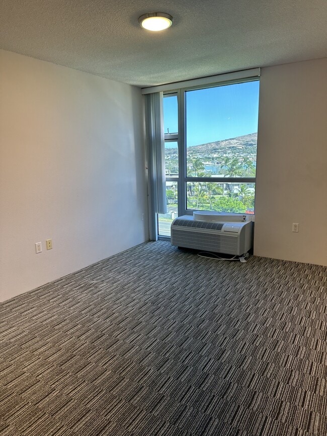 Building Photo - 7000 Hawaii Kai Dr