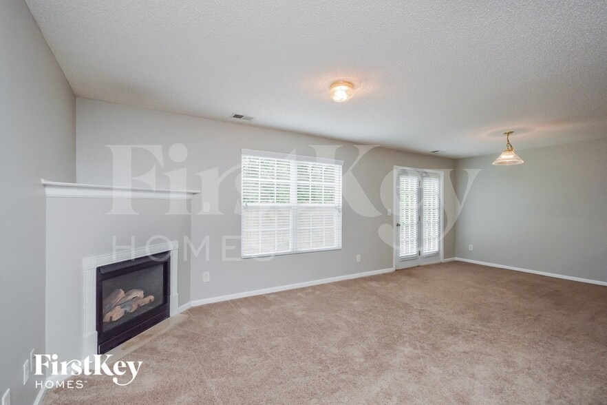 Building Photo - 70 Fieldview Ln