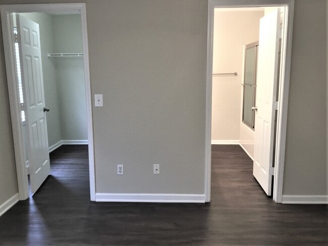 Building Photo - 4924 Lighthouse Ct
