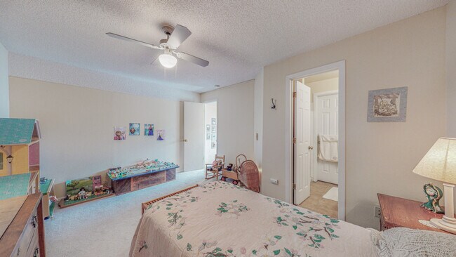 Building Photo - 5550 W 80th Pl