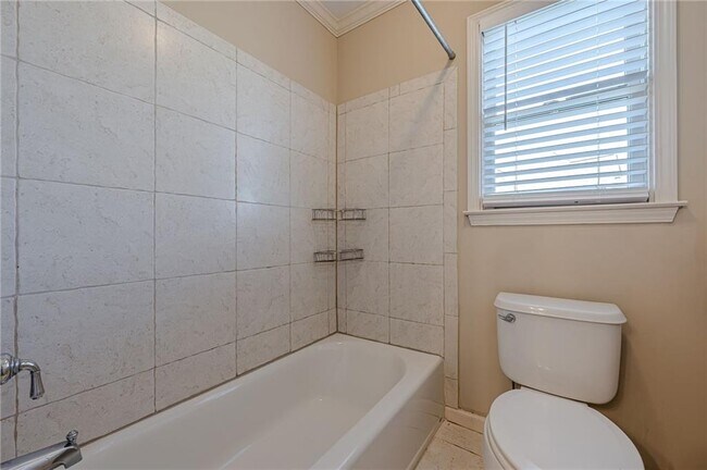 Building Photo - 927 Laurel Wood Ct