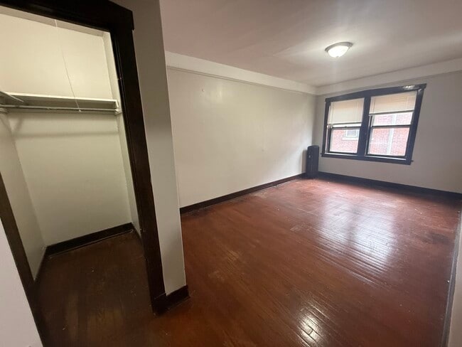 Building Photo - 104 Lincoln Ave