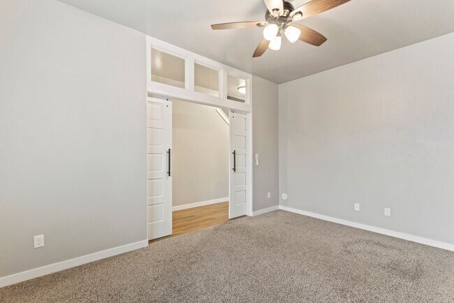 Building Photo - Upgraded 4 Bed 2.5 Bath Home