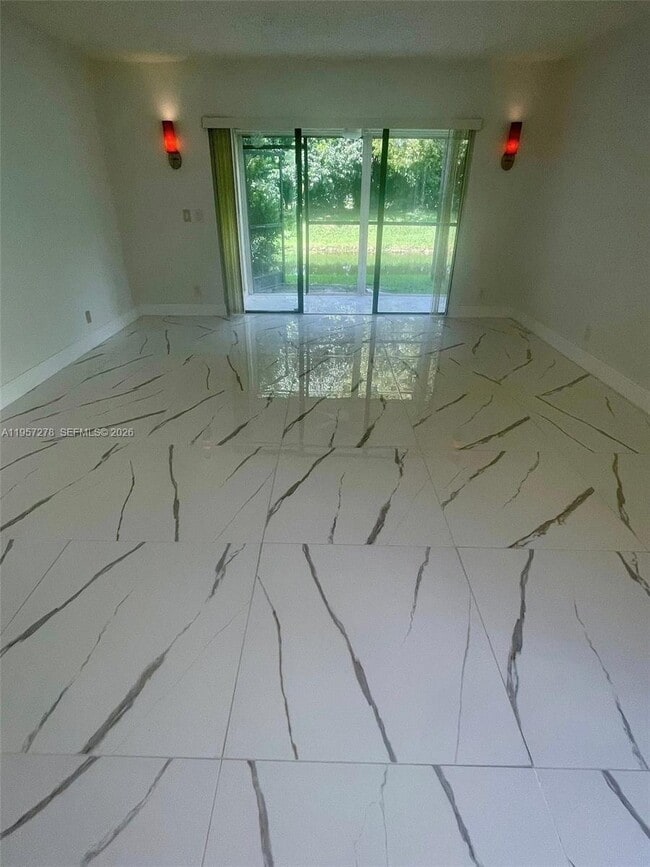 Building Photo - 403 Lakeview Dr